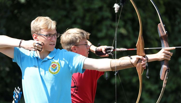 Gold für Niklas Kelly und Silber für Kristin Schönbach – Deutsche Meisterschaft Bogenschießen 3D in Bad Kreuznach – Tag 2