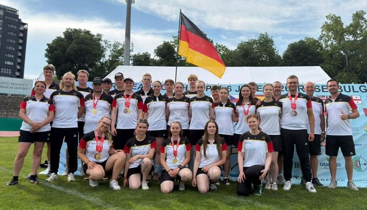 Ein sehr großes und sehr erfolgreiches deutsches Bogen-Team in Ruse. (Foto: DSB)
