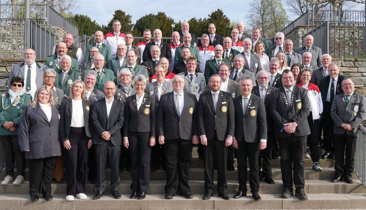 Der Gesamtvorstand und Mitarbeiter der Geschäftsstelle beim 75. Hessischen Schützentag in Usingen. (Foto: Lutz Berger)