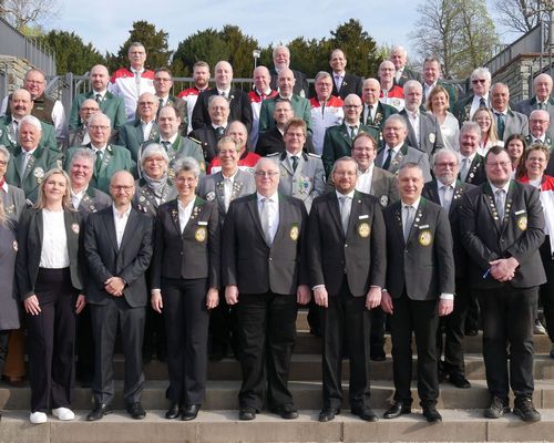 Der Gesamtvorstand und Mitarbeiter der Geschäftsstelle beim 75. Hessischen Schützentag in Usingen. (Foto: Lutz Berger)