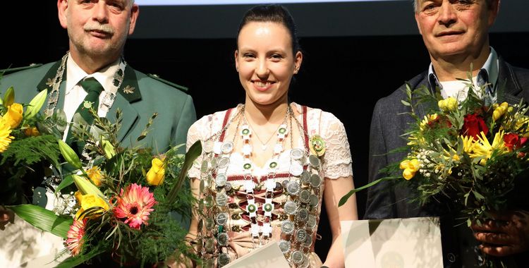 Daniela Schäfer ist die neue Landesschützenkönigin. Sie gewann vor Jörg Frömel links und Frank Fingerhut. (Foto: Werner Wabnitz)