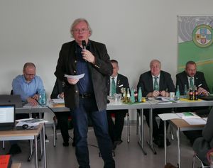 Werner Wabnitz präsentiert den aktuellen Stand der Chronik. (Foto: Lutz Berger)