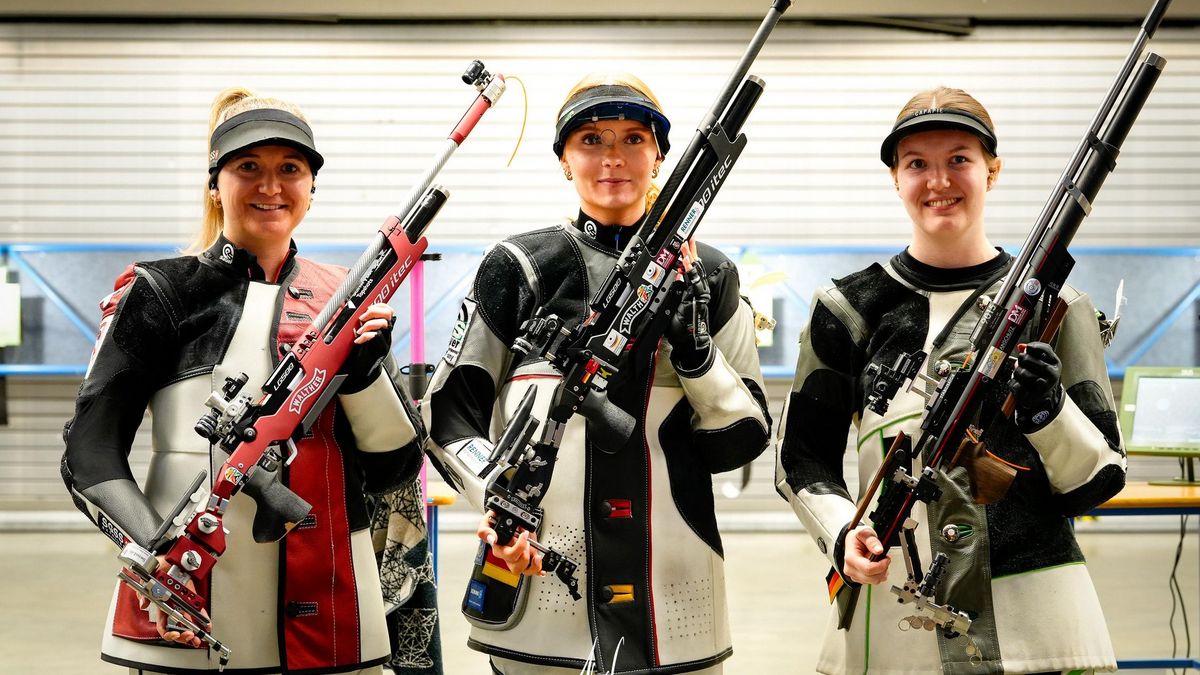 Die medaillengewinnerinnen mit dem Luftgewehr in Pilsen: (von links) Murielle Züger, Nele Stark und Katrin Grabowski. (Foto: Aleksander Wawrzynek)