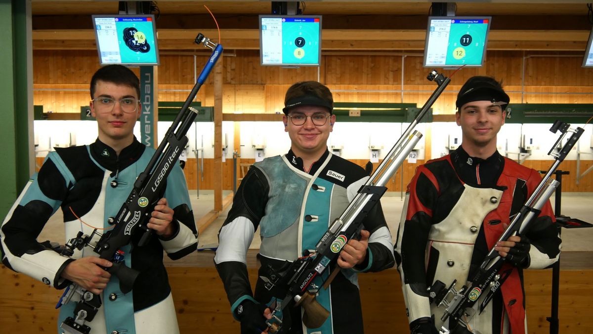 Die Medaillengewinner der Hessenmeisterschaft der Junioren mit dem Luftgewehr: (von links) Maximilian Schleuning, Lukas Seibicke und Noah Schnegelsberg. (Foto: Lutz Berger)