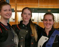 Die siegreichen Juniorinnen I mit dem Luftgewehr: (von links). Lilly Stach, Annalena Mildeberger und Katharina Mentzel. (Foto: Lutz Berger)