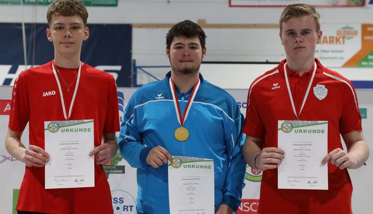 Die Erstplatzierten der Compound-Jugendklasse - (von links) Oliver Funk, Gianluca De Silvio und Julian Rode. (Foto: Werner Wabnitz)