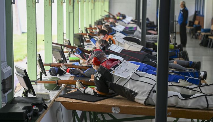 Ein Blick auf die liegende Schützen mit dem Ordonnanzgewehr bei den Deutschen Meisterschaften 2026 in Hannover. (Foto: DSB)