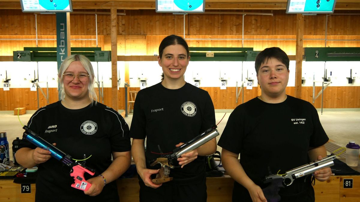 Die Siegerinnen in der Damen Konkurrenz mit der Luftpistole: (von links) Cora Dörr, Tabea Ocker, Ann-Kathrin Bahrmann. (Foto: Lutz Berger)