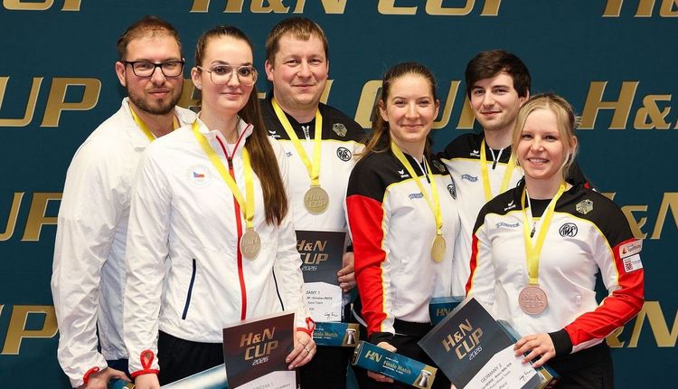 Gold für Doreen Vennekamp und Christian Reitz, Bronze für Svenja Berge und Robin Walter beim H&N Cup im Mixed Luftpistole. (Foto: Foto: BSSB) 