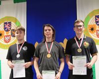 Die Hessenmeister der Junioren in der Disziplin Schnellfeuerpistole: (von links) Tim Krautzpaul, Tinus Buckler und Colin Moritz Hilk. (Foto: Frank Sczeburek)