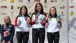Annabella Hettmer, Luise Middel und Emilie Bundan (von links) gewannen im Skeet-Trio-Wettbewerb der Juniorinnen Bronze. (Foto: DSB)