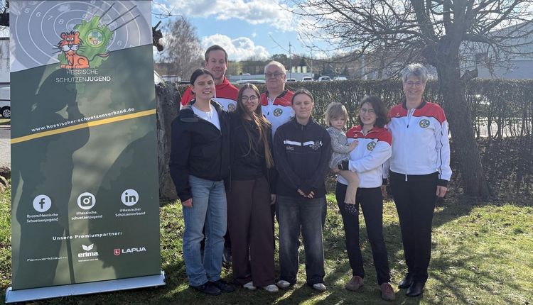 Mehrere Mitglieder des neu gewählten Teams der Hessischen Schützenjugend.