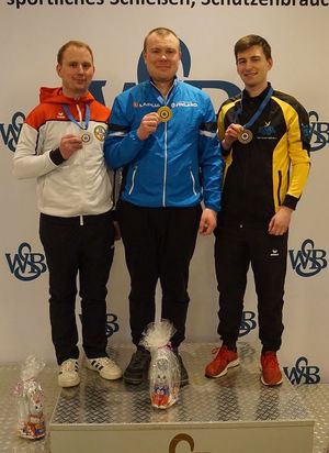 Die Sieger des Luftpistolen-Wettkampfs am Samstag: (von links) Aaron Sauter (Hessen), Sampo Voutilainen (Finnland) und Robin Walter. (Foto: Westfälischer Schützenverband)