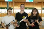 Die Medaillengewinnerinnen bei den Juniorinnen I mit der Luftpistole: (von links) Liv Borgmann, Luisa Reichert und Viktoria Qulilitsch. (Foto: Lutz Berger)