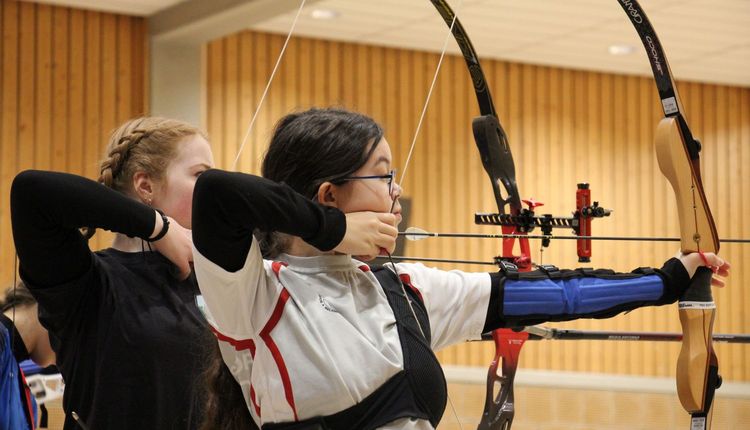 Ein Blick auf den Wettkampf bei Jahrgangsschießen und Schulvergleich Bogen in der Halle im Landesleistungszentrum des Hessischen Schützenverbandes in Frankfurt. (Foto: Hessische Schützenjugend)