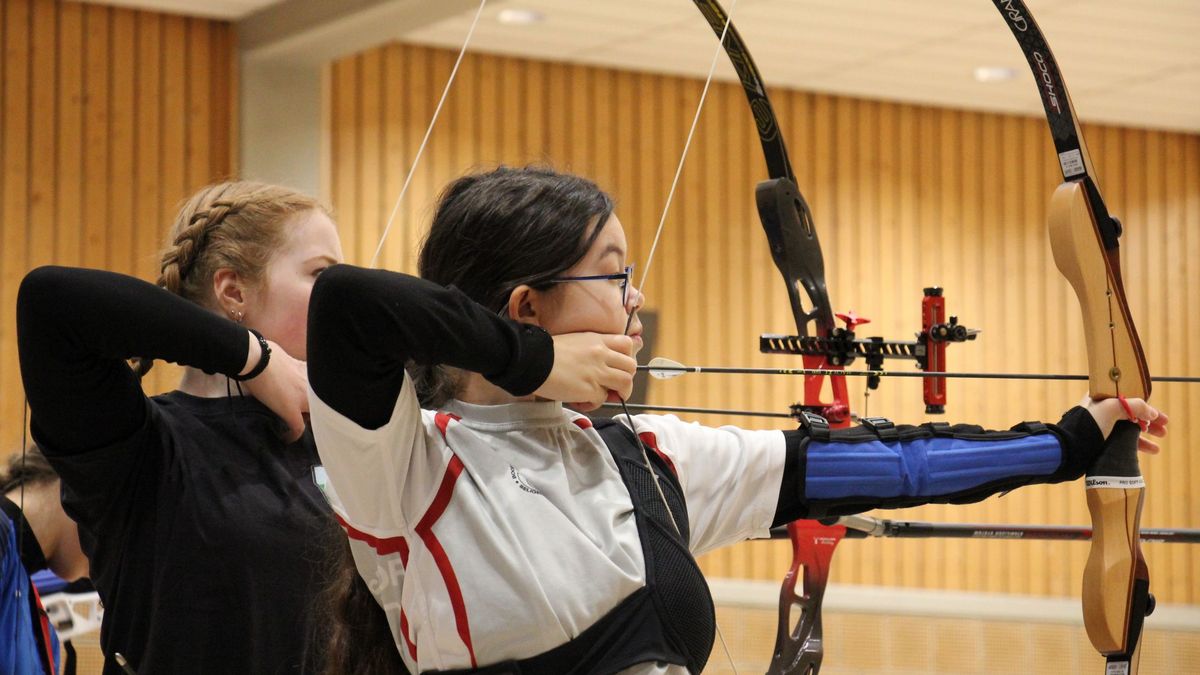 Ein Blick auf den Wettkampf bei Jahrgangsschießen und Schulvergleich Bogen in der Halle im Landesleistungszentrum des Hessischen Schützenverbandes in Frankfurt. (Foto: Hessische Schützenjugend)