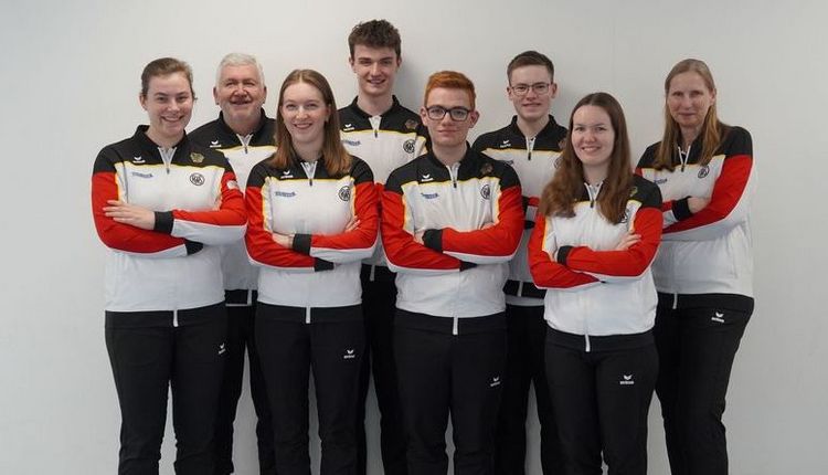 Das U21-Gewehrteam mit Bundestrainerin Claudia Kulla (rechts) will in Burgas angreifen. Aus Hessen ist Katrin Grabowski (2. von rechts) mit dabei. (Foto: DSB)