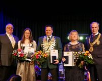 DSB-Vizepräsident Jugend Stefan Rinke,  Anna Haberhauer, Bundesschützenkönig Michael Piorr, Antje Müller-Schubert und DSB-Präsident Hans-Heinrich von Schönfels (von links). (Foto: Lutz Berger)