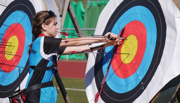 Hessische Meisterschaften 2026 – Bogenschießen im Freien – Heißer Wettbewerb in Ballersbach
