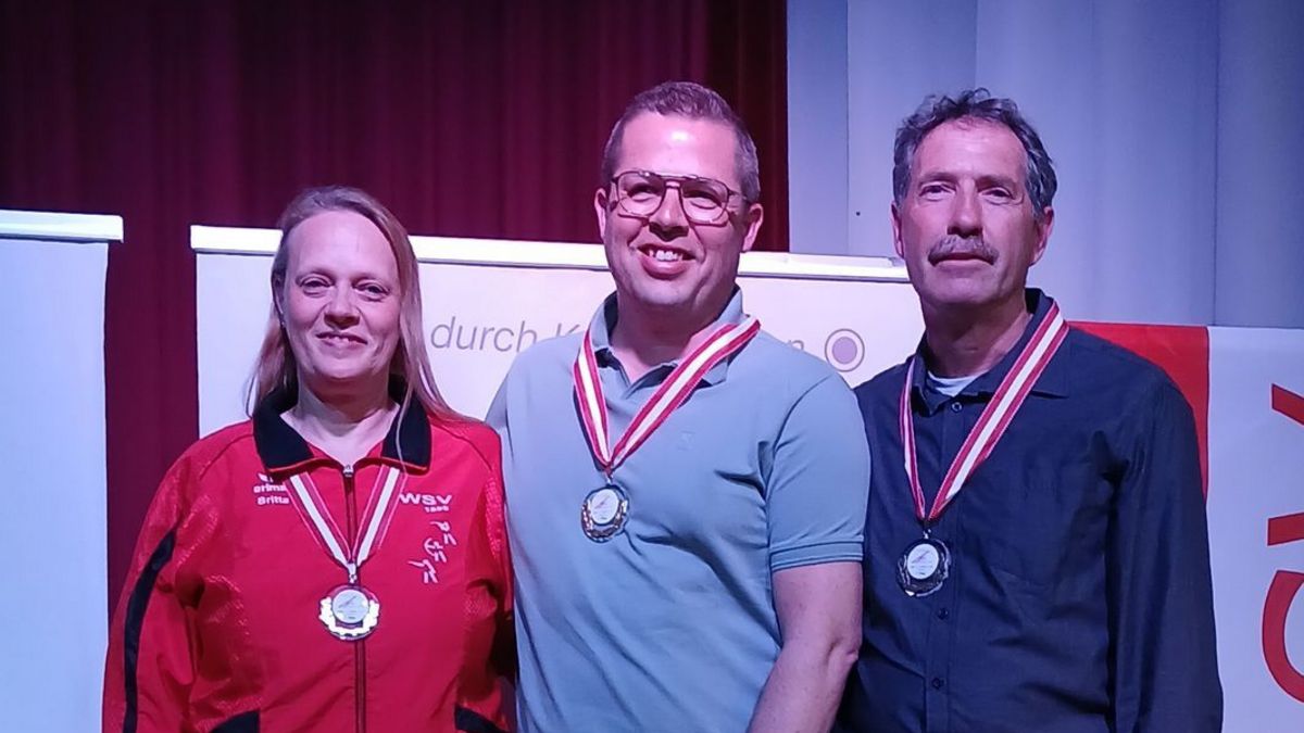 Die Medaillengewinner in der Seniorenklasse bei den Austria Open 2026: (von links) Katja Blos, Marco Schreieck und der Hesse Volker Appel. (Foto: privat)