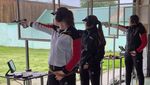 Lydia Böhmer, Aileen Pitsche und Franziska Thürmer (v.l.) verfehlten im Trio-Wettbewerb mit der Sportpistole die Bronzemedaille knapp. (Foto: DSB)